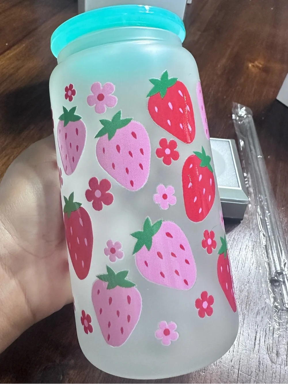 Strawberry-design Vibrio tumbler 🍓